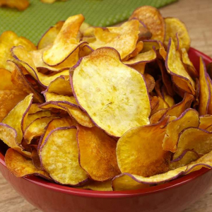 Chips de batata doce, com truque para ficar sequinha e crocante