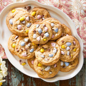 Cookies de Páscoa Com Ovinhos de Chocolate