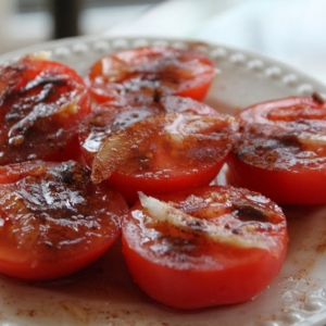 Tomates com Páprica e Cebola (vegana)