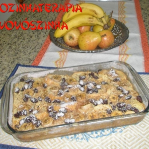 Torta Rabanada com banana e uvas passas