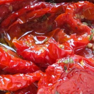Uma famosa chef de cozinha me ensinou como fazer conserva de tomate seco