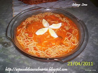 Spaguetti com molho de requeijão