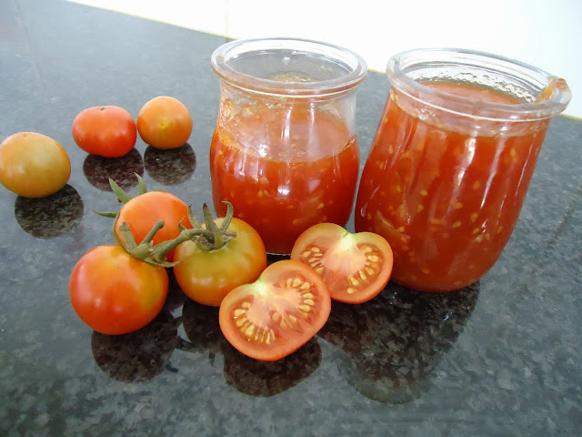 compota de tomate aromatizada com gengibre