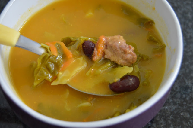 sopa portuguesa  de carne e feijão