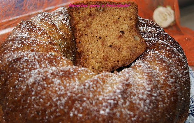 Bolo de Maçã com Canela e Mel