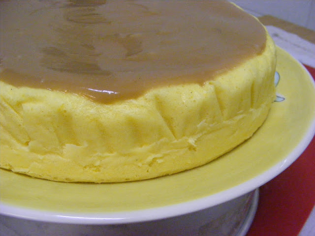 Cheesecake Japonês com Molho Toffee