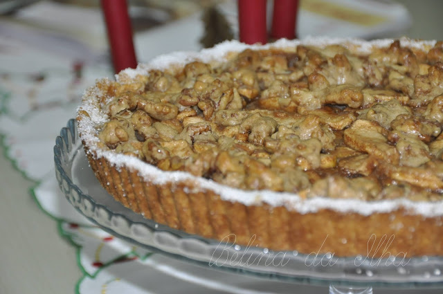 Uma tarte de maçã e nozes para celebrar o ano novo