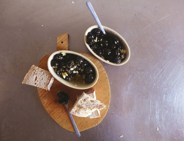 Azeitonas aromáticas/ Fragrant  black olives