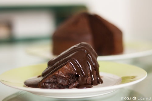 Bolo de chocolate pretinho com Cobertura de chocolate