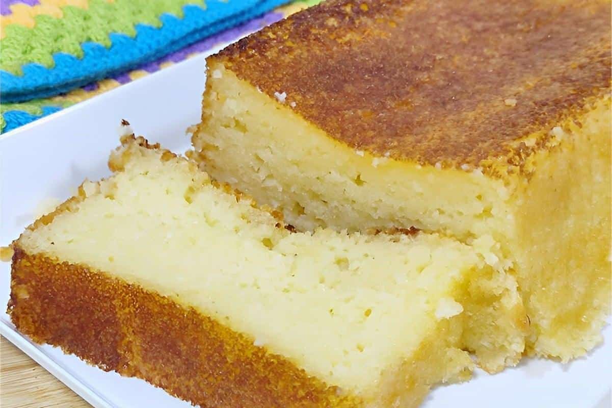 Bolo queijadinha na forma de bolo inglês uma delícia bem fácil de preparar