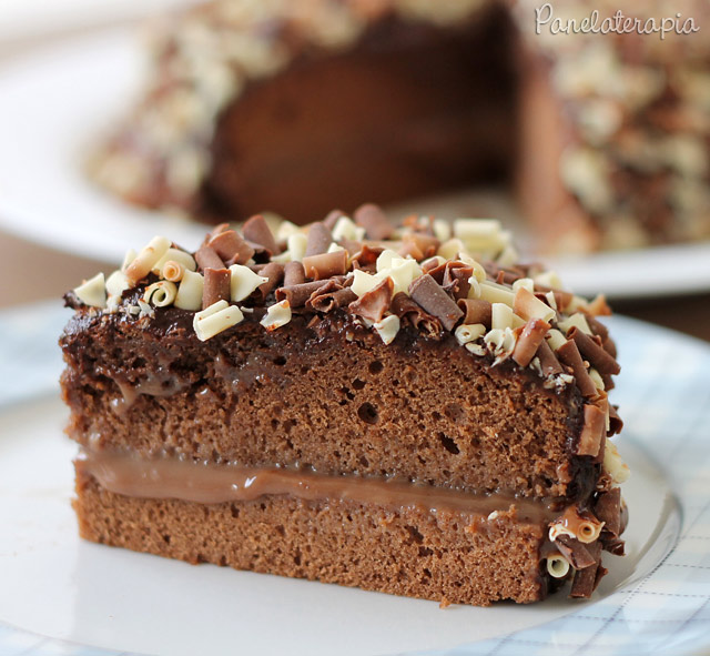 Bolo de Chocolate com Recheio de Brigadeiro