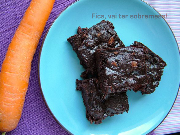 Brownie integral de chocolate e cenoura