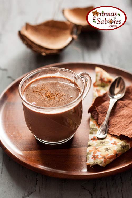 Chocolate quente cremoso, funcional, vegano e sem lactose