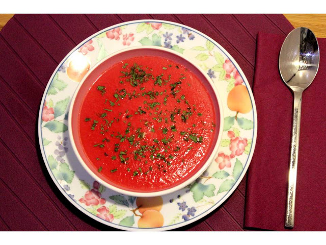 Sopa de beterraba | Beetroot soup
