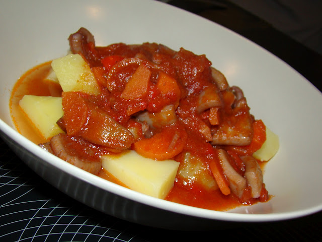 Guisado de Pota com Cenoura e Batatas Cozidas a Acompanhar