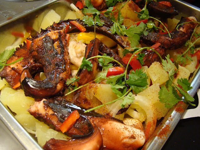 Pota com Batatas no Forno / Squid with Potatoes in the Oven