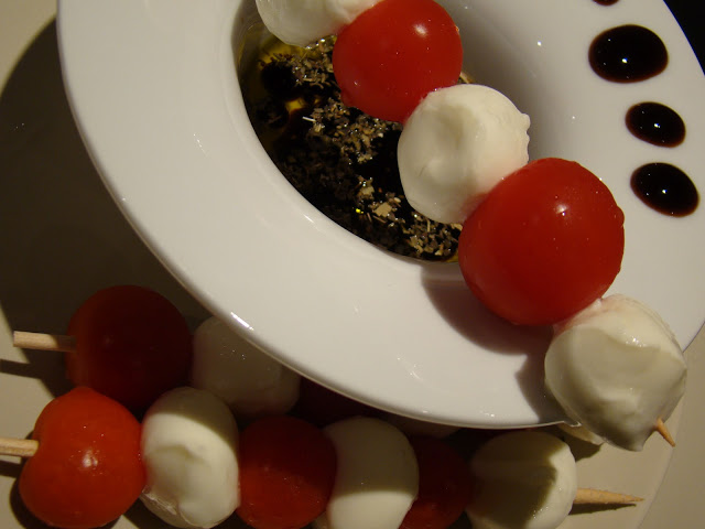 Espetadas de Mozzarella e Tomate Cereja / Skewers of Mozzarella and Cherry Tomatoes