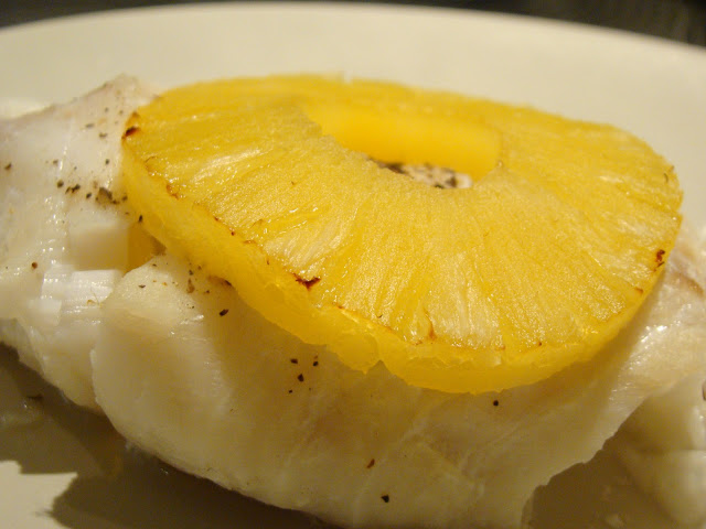 Pescada Assada no Forno com Ananás /  Roasted Hake in te Oven with Pineapple