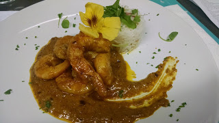 Camarão ao curry e gengibre
