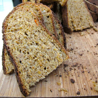 Pão de espelta com cenoura e girassol - Carrot and sunflower seed spelt bread