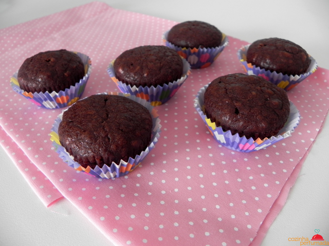 Mini muffins de chocolate e avelãs