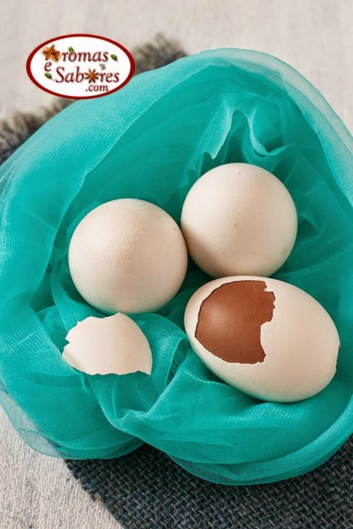 Como fazer ovos de chocolate na casca de ovos de galinha
