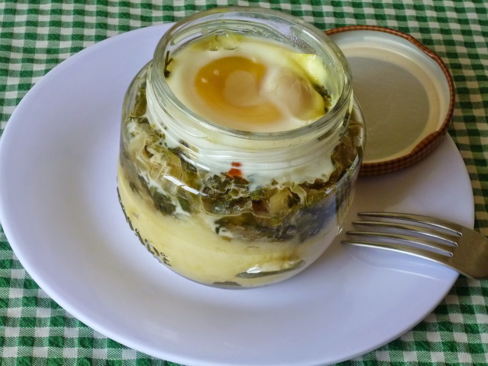 EGG-SLUT  (ovo com purê de batata no pote)