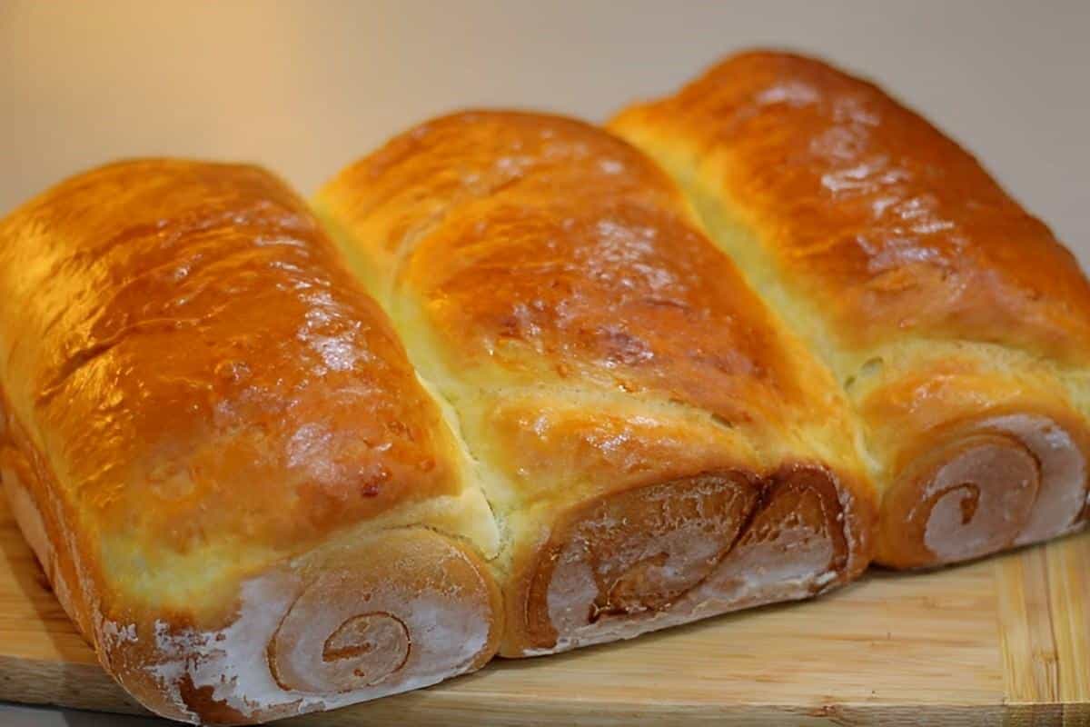 Pão caseiro de leite que desmancha na boca perfeito para o seu lanche da tarde ou café da manhã