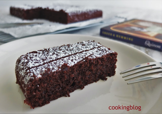 Bolo de chocolate e quinoa | Moist chocolate and quinoa cake