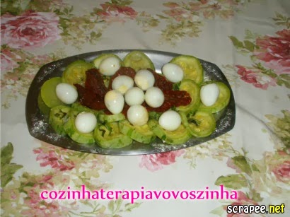salada de abobrinha tomate seco e ovos de codorna