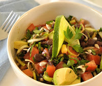 Salada de Feijão Preto com Abacate (vegana)