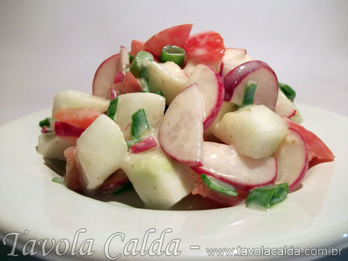 Salada de Rabanete com Tomate, Maçã e Iogurte