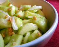 Salada Picante de Pepino com Amendoim (vegana)