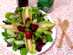 Salada com endívias, aspargos brancos e morangos