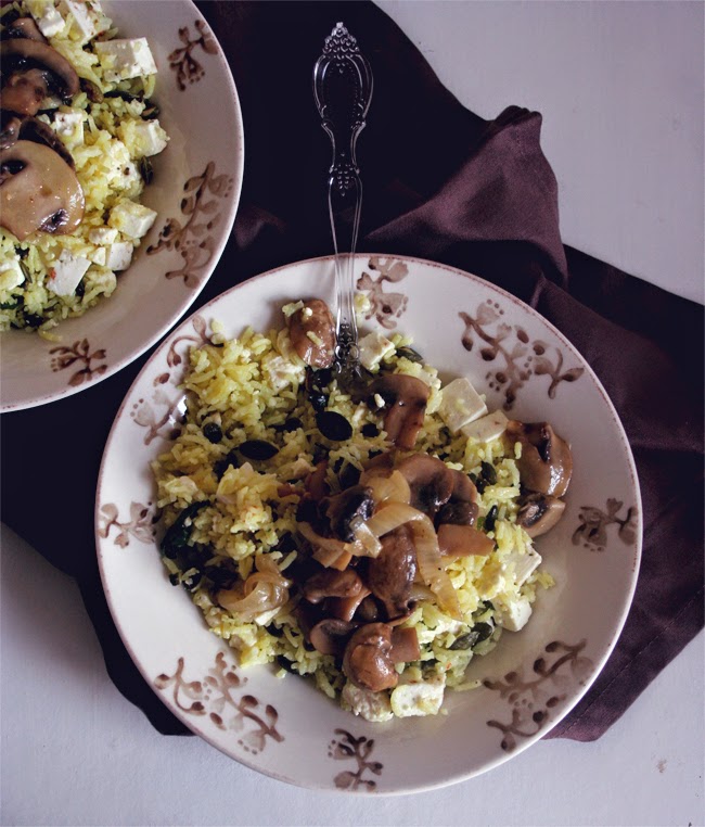 Salada tépida de arroz, cogumelos e queijo feta/ rice, mushroom and feta tepid salad