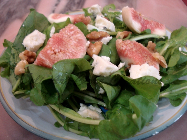 Salada de Rúcula com Figo e Gorgonzola