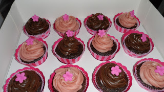 Cupcakes de chocolate rosa