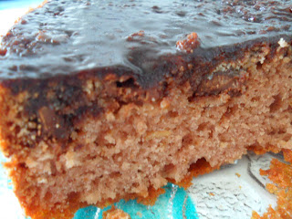 Bolo de Morango com Castanhas e Chocolate - um bolo para um domingo feliz!