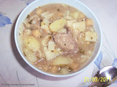 Sopa de Grão-de-Bico e Costelinha