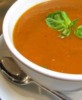 Sopa de Tomate com Manjericão (vegana)
