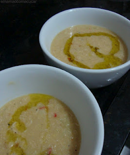 Sopa de grão-de-bico com frango e alho-poró