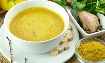 Sopa de couve-flor com curry