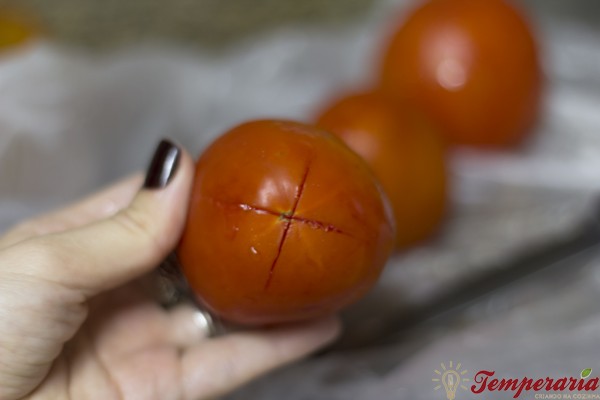 Aprenda a fazer tomates pelados – é pá-pum!